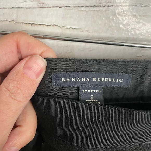 Banana republic size 2 black ruffle  pencil skirt - Picture 5 of 8